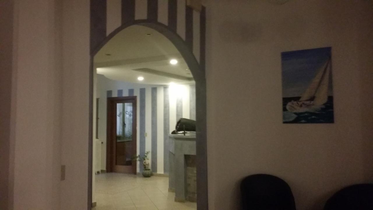 Hotel San Giorgio Аласио Екстериор снимка
