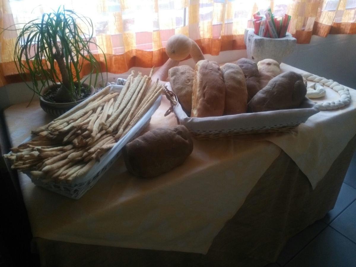 Hotel San Giorgio Аласио Екстериор снимка