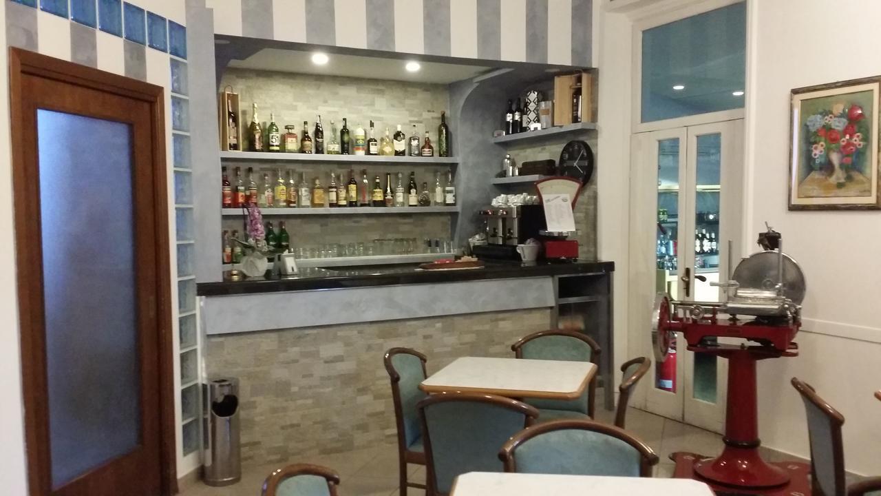 Hotel San Giorgio Аласио Екстериор снимка