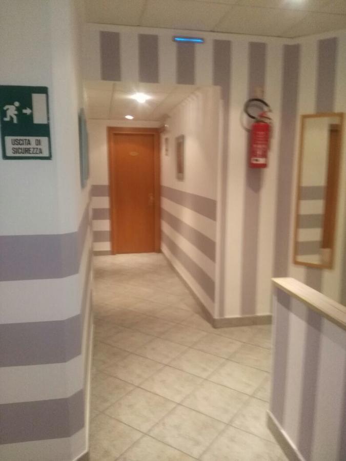 Hotel San Giorgio Аласио Екстериор снимка