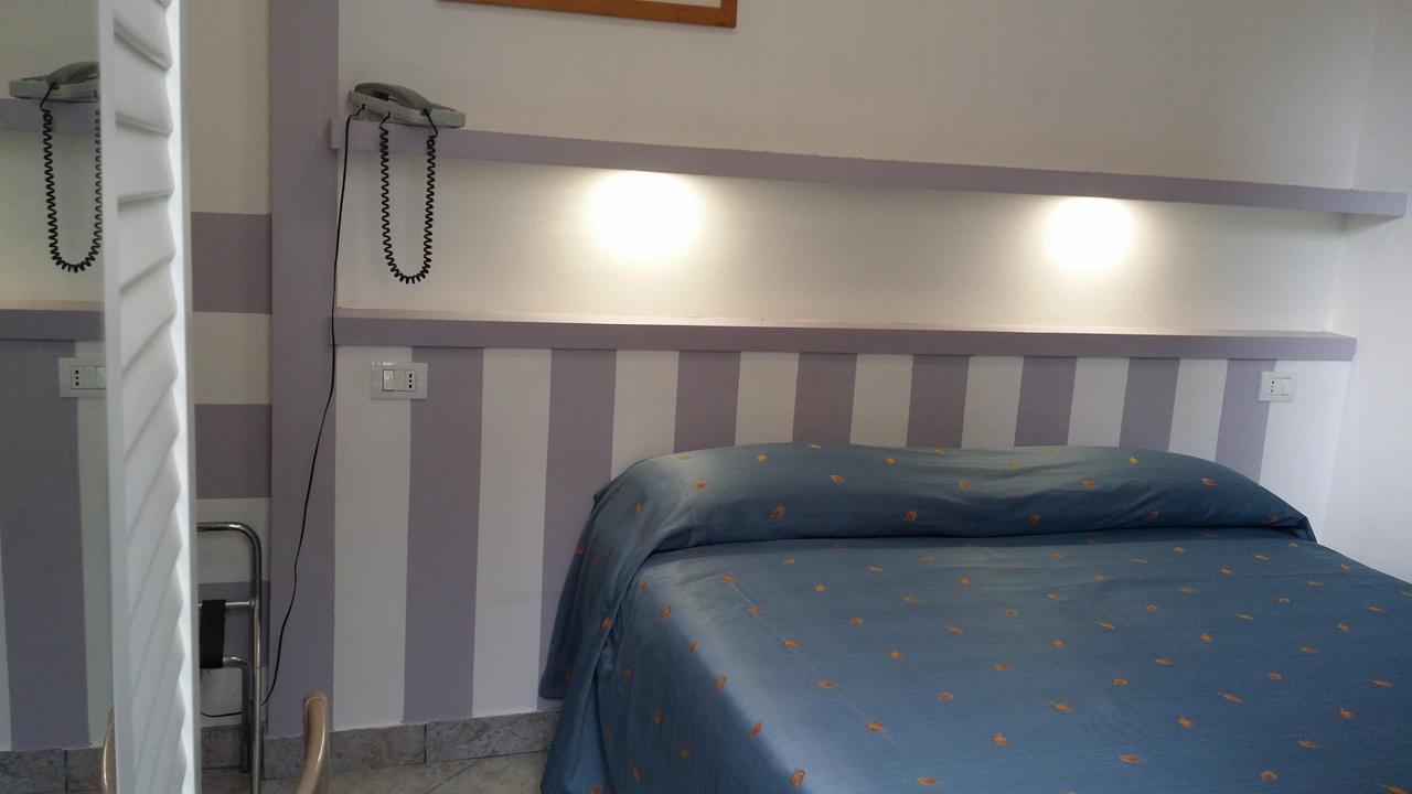 Hotel San Giorgio Аласио Екстериор снимка